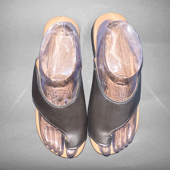 Sketchers Metallic Gunmetal Sandals - Picture 1 of 9